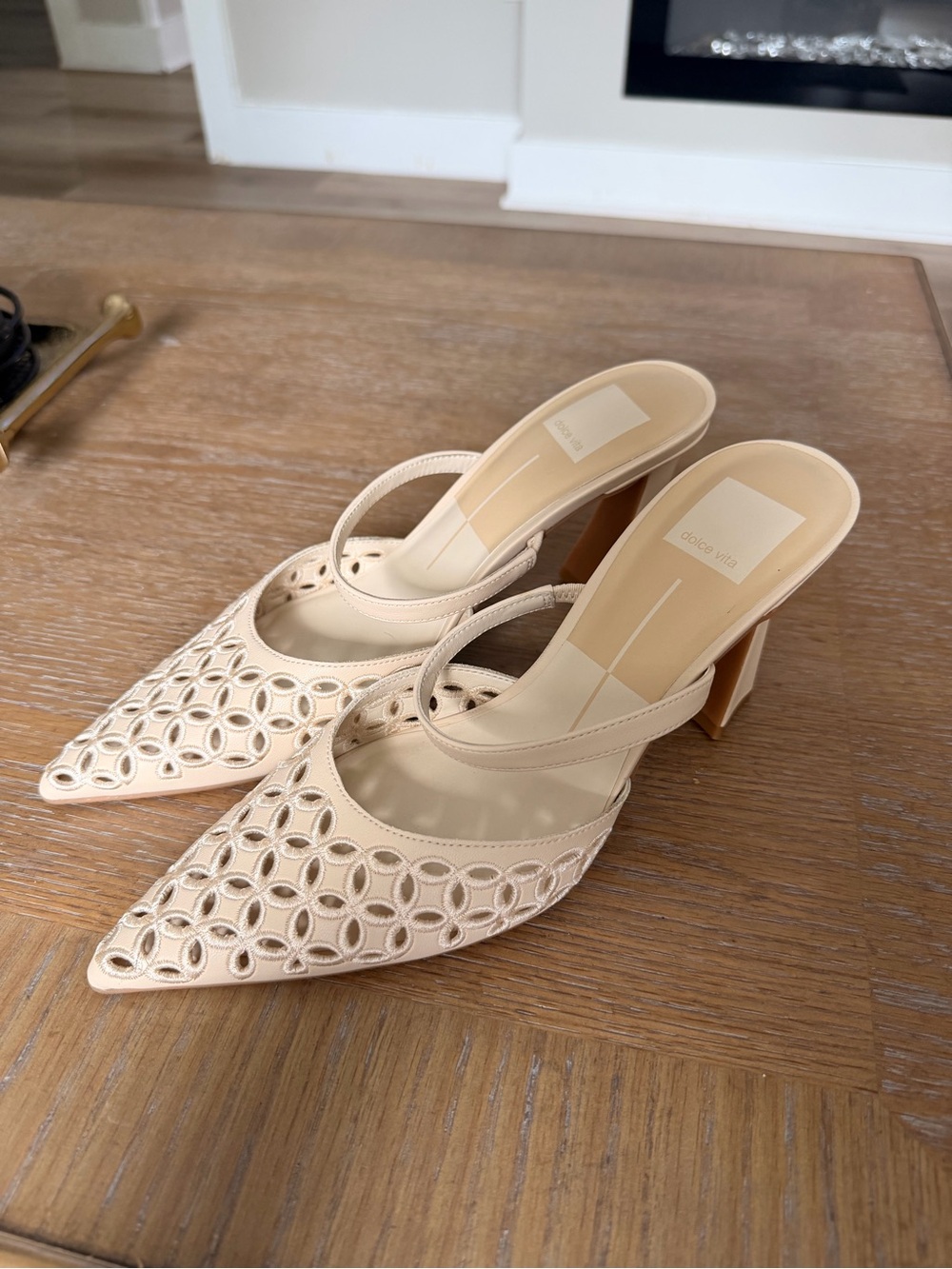 Dolce Vita Nayana Mary Jane Pointed Toe Pumps Size 7.5